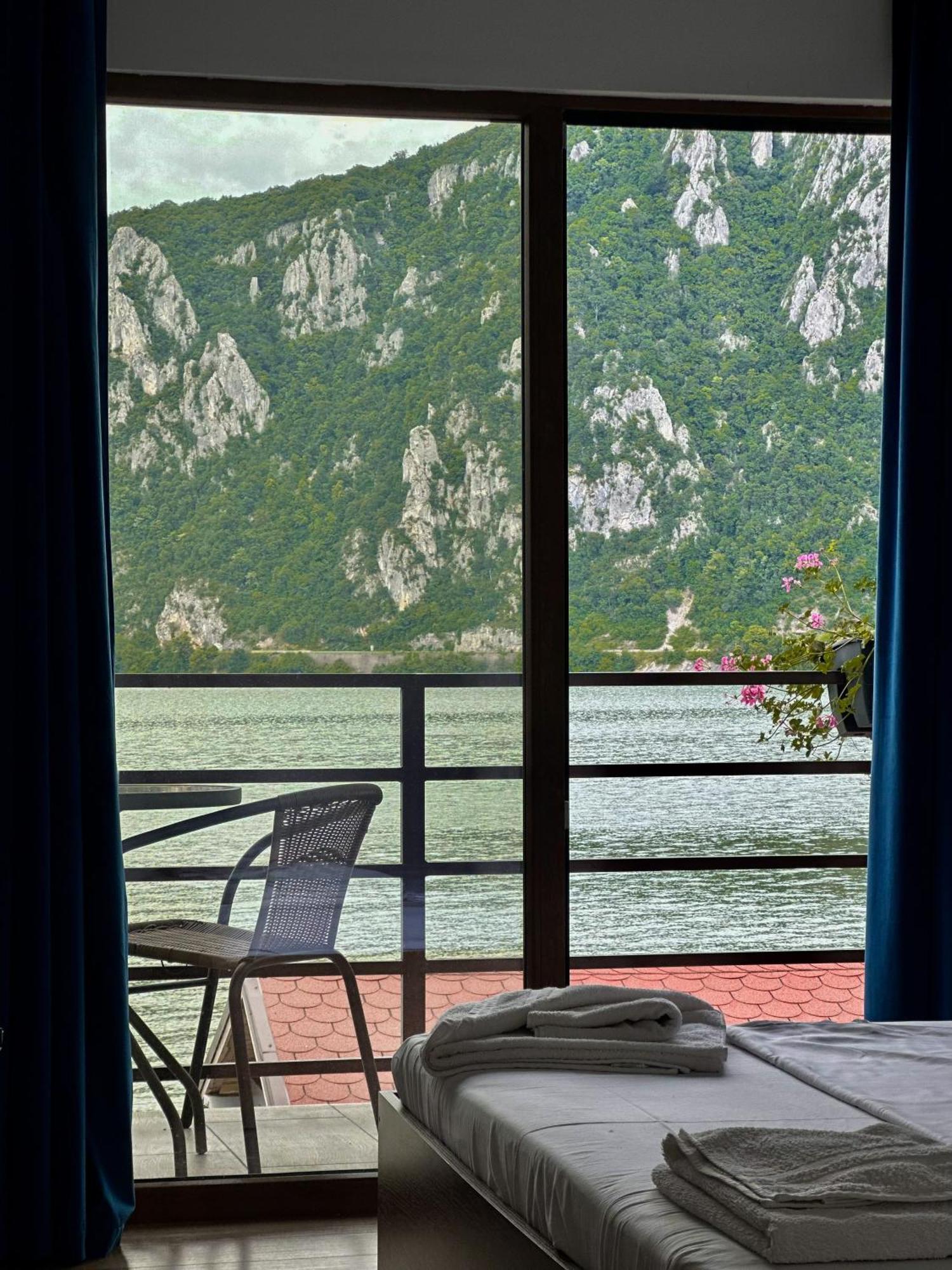Escape Hotel Dubova Exterior photo